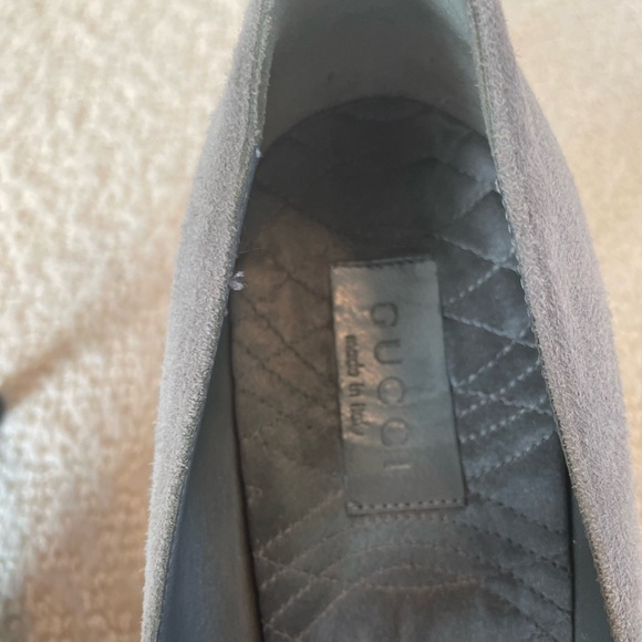 Gucci Suede Pumps with chain detail - Picture 2 of 8